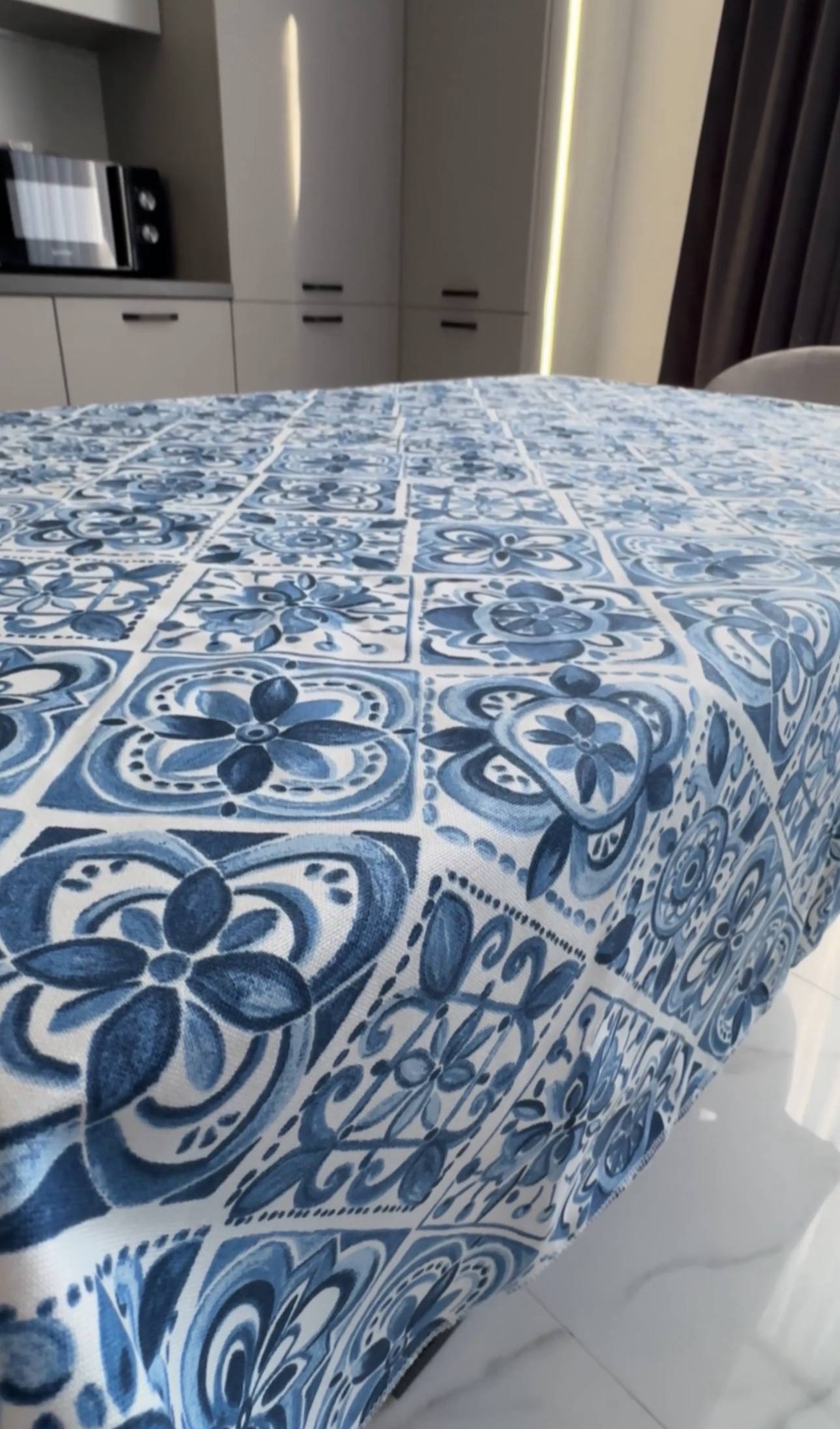 водонепроникна скатертина (керамічний орнамент)