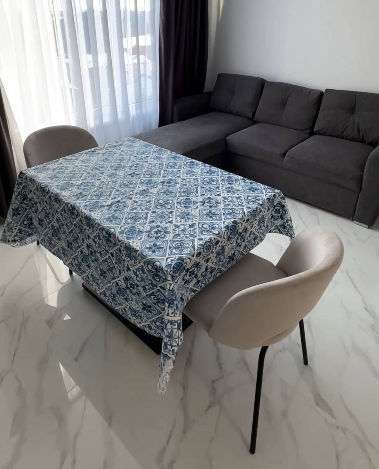 водонепроникна скатертина (керамічний орнамент)